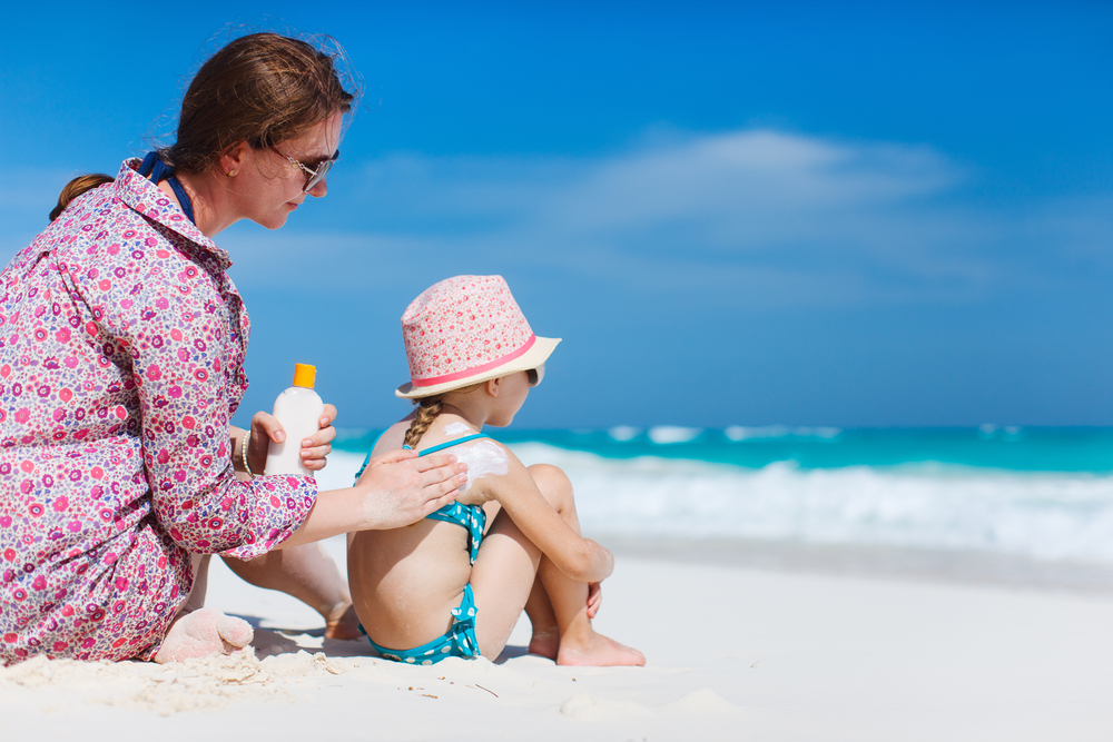 Der richtige Sonnenschutz für Kinder und Babys